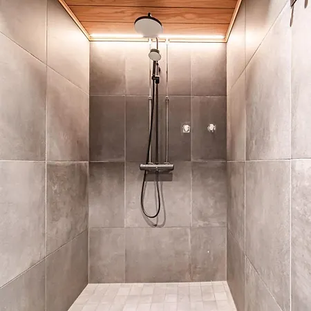 Jukola Juhani Ski-in Ski-out By Aavalevi * レヴィ