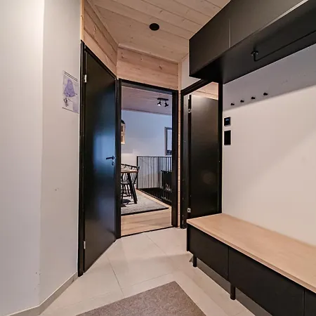 Jukola Juhani Ski-in Ski-out By Aavalevi アパート *