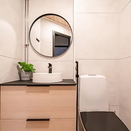 Jukola Juhani Ski-in Ski-out By Aavalevi