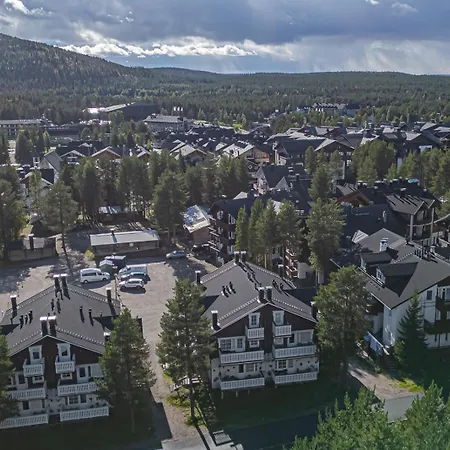 Jukola Juhani Ski-in Ski-out By Aavalevi * レヴィ