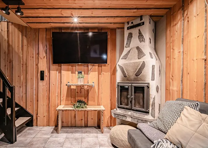 Jukola Juhani Ski-in Ski-out By Aavalevi Daire *